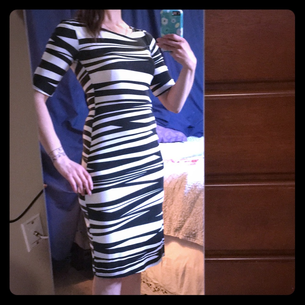 Casual dress (fitted)
